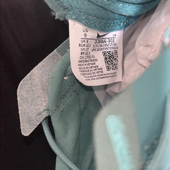 Nike Teal Athletic Shoes - Picture 12 of 12